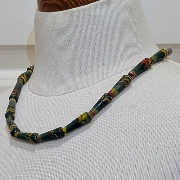 NWOT Beckwoman 18" Hand Blown Glass Tube Bead Stretch Necklace - Picture 3 of 7